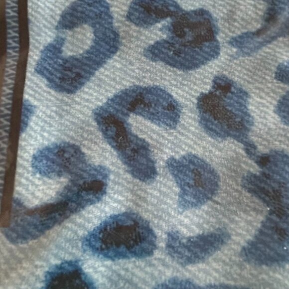 NWT Northern Reflections Blue and Pink Floral and Animal Print Scarf - Picture 5 of 10